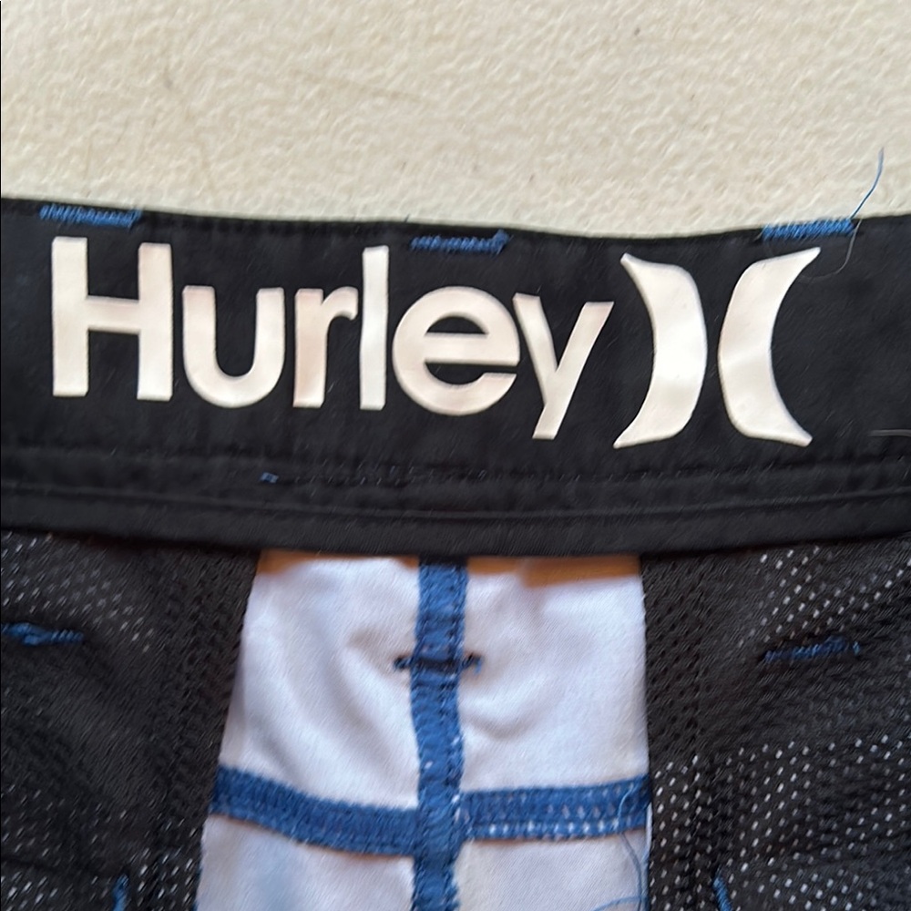 O'Neill/ Hurley Shorts & RVCA T-Shirt Bundle. (24) - Picture 5 of 12